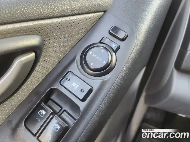 Hyundai Starex 2012 2.5 автомат (гидро), миниатюра 5