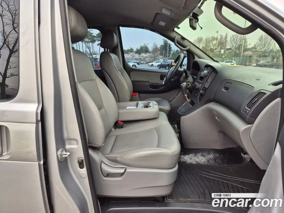 Hyundai Starex 2013 2.5 автомат (гидро), фото 15 Hyundai Starex 2013 2.5 автомат (гидро), фото 15