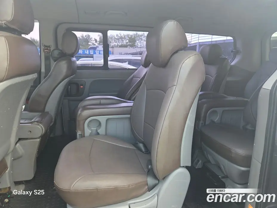 Hyundai Starex 2015 2.5 автомат (гидро), фото 14