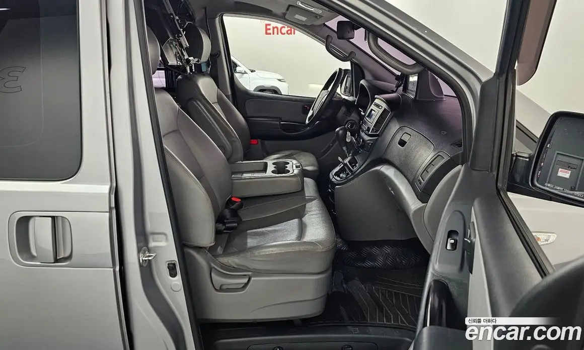 Hyundai Starex 2016 2.5 автомат (гидро), фото 11