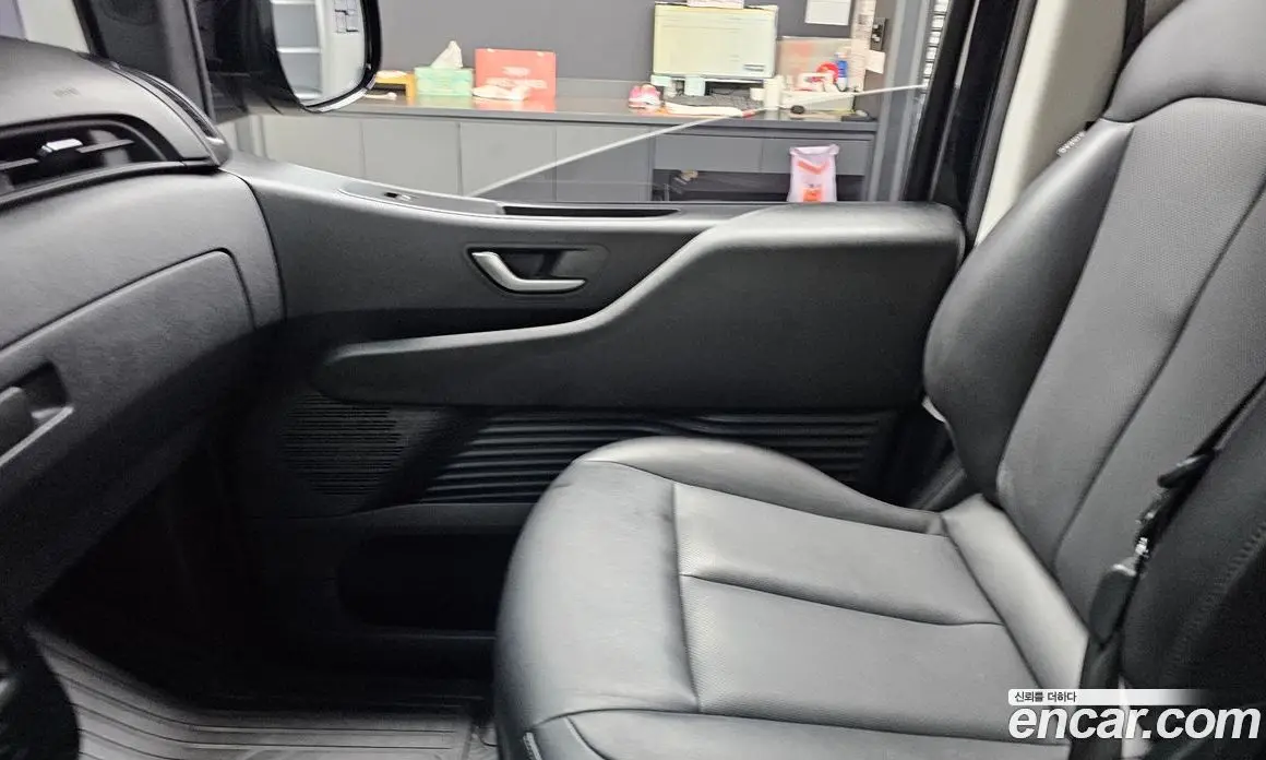 Hyundai Staria 2021 2.2 автомат (гидро), фото 15