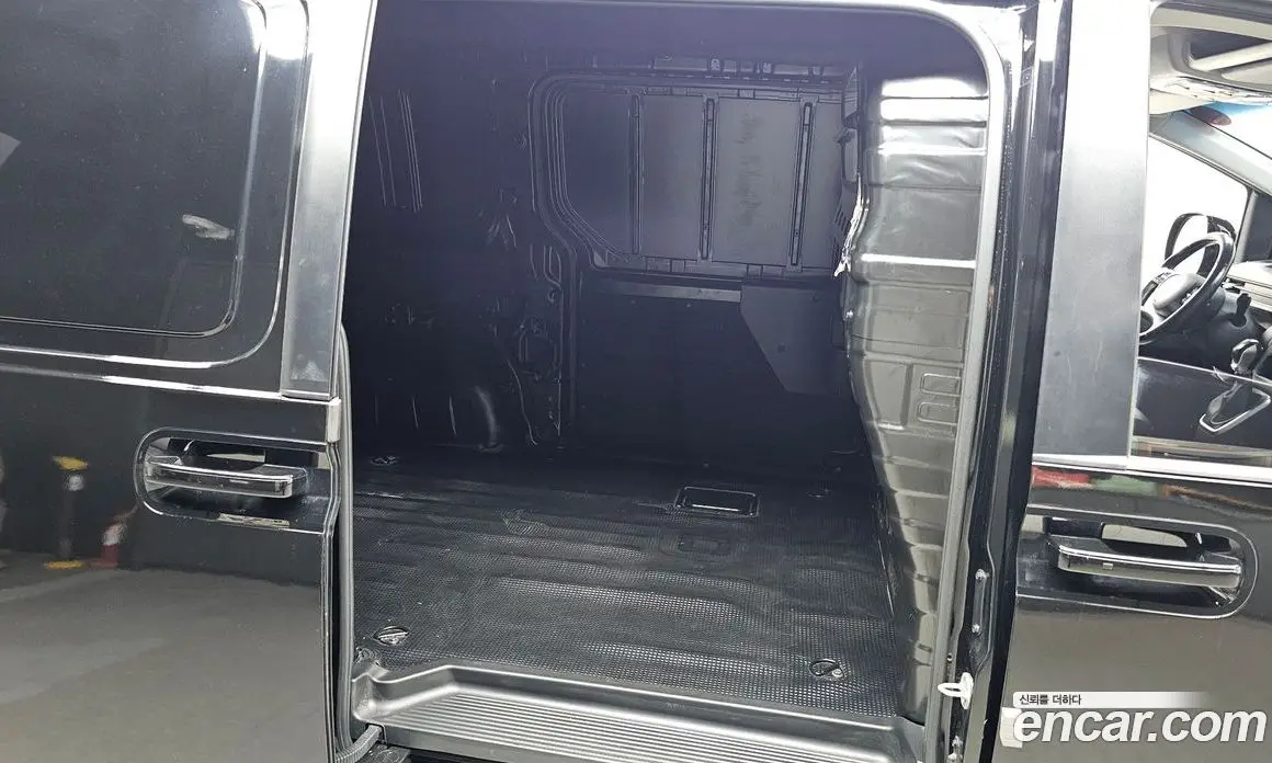 Hyundai Staria 2021 2.2 автомат (гидро), фото 17