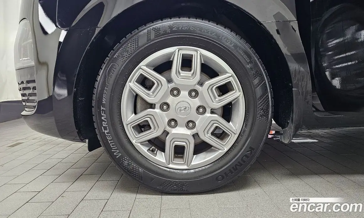 Hyundai Staria 2021 2.2 автомат (гидро), фото 5