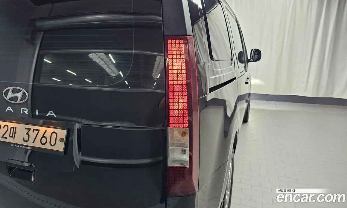 Hyundai Staria 2021 2.2 автомат (гидро), фото 9