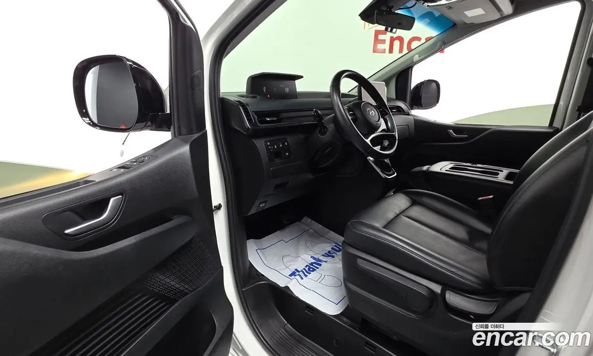 Hyundai Staria 2022 2.2 автомат (гидро), фото 10