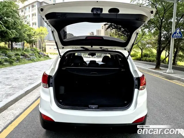 Hyundai Tucson 2012 2.0 автомат (гидро), миниатюра 9