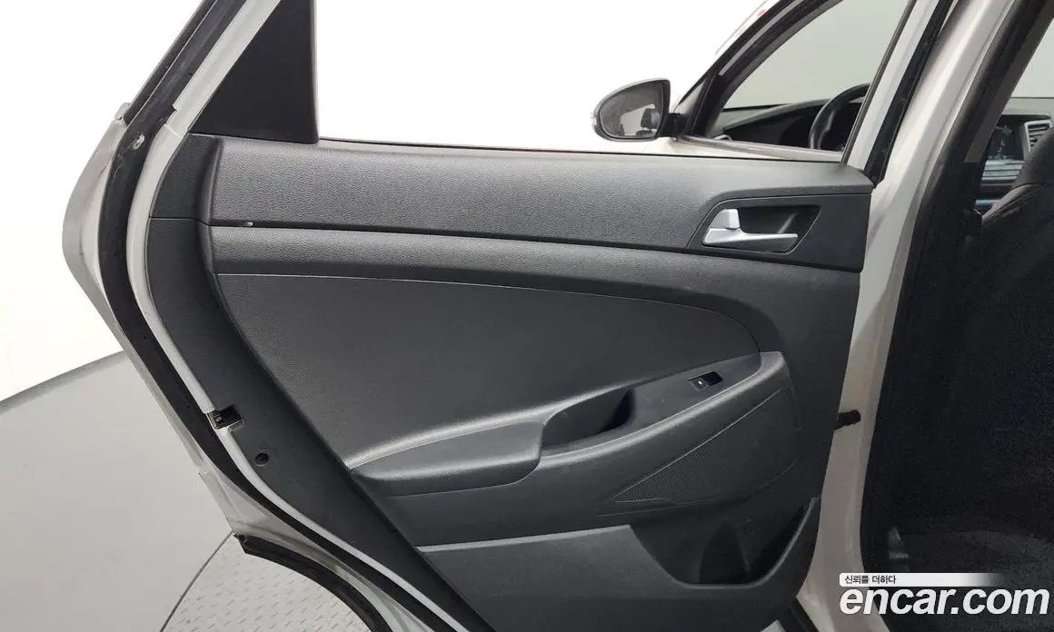 Hyundai Tucson 2015 1.7 автомат (гидро), фото 15
