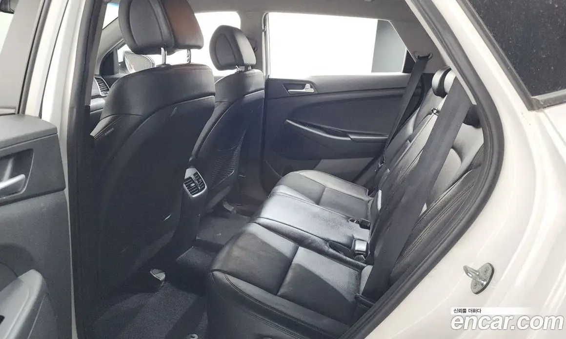 Hyundai Tucson 2015 1.7 автомат (гидро), фото 16