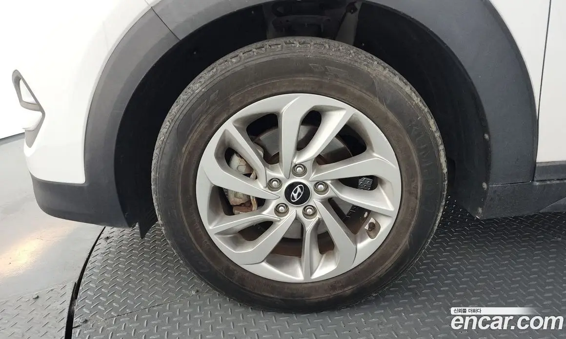 Hyundai Tucson 2015 1.7 автомат (гидро), фото 5
