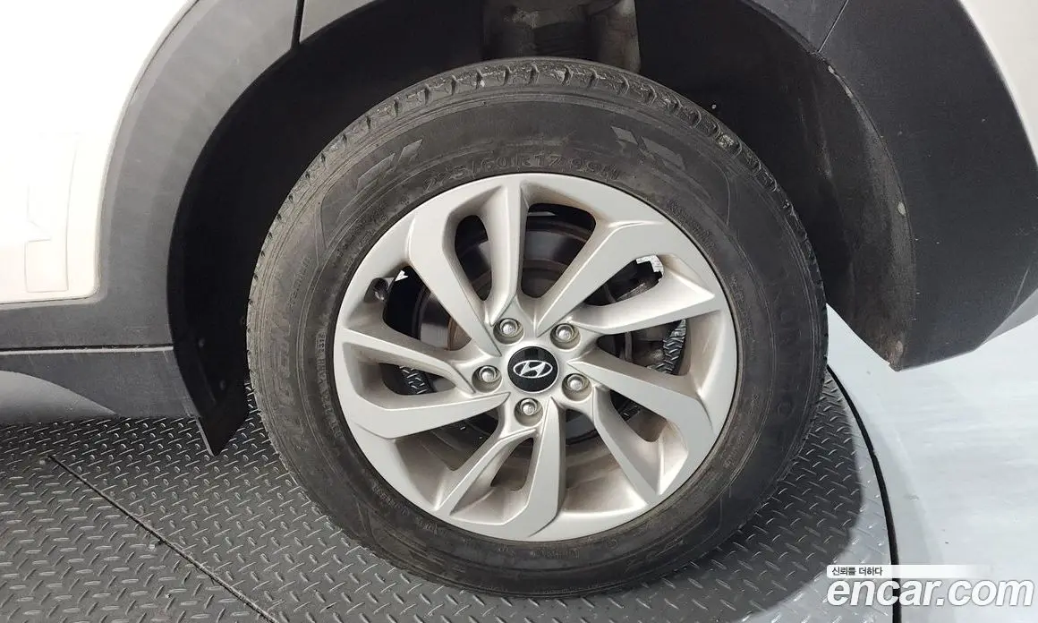 Hyundai Tucson 2015 1.7 автомат (гидро), фото 7