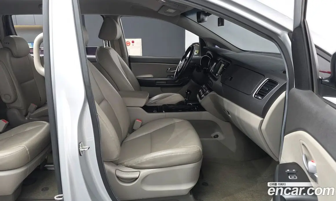 Kia Carnival 2014 2.2 автомат (гидро), фото 11