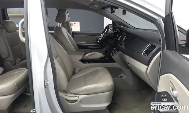Kia Carnival 2014 2.2 автомат (гидро), миниатюра 11