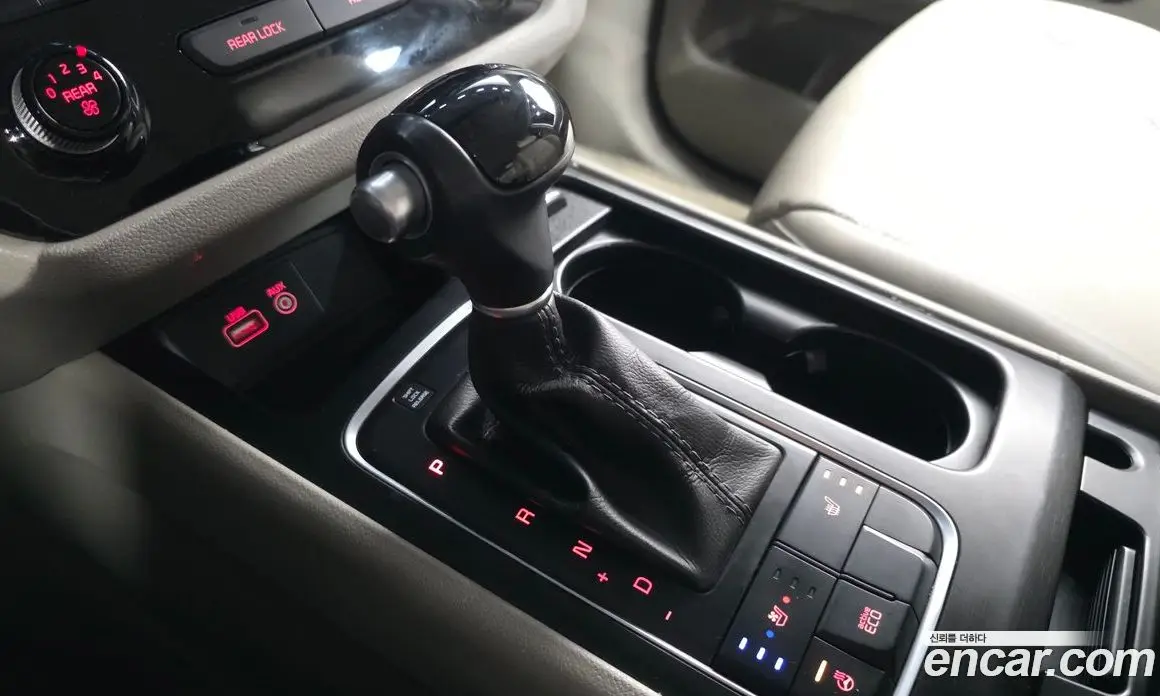 Kia Carnival 2014 2.2 автомат (гидро), фото 9