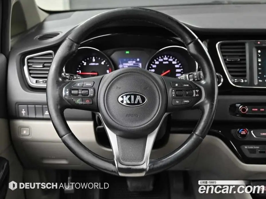 Kia Carnival 2015 2.2 автомат (гидро), фото 13