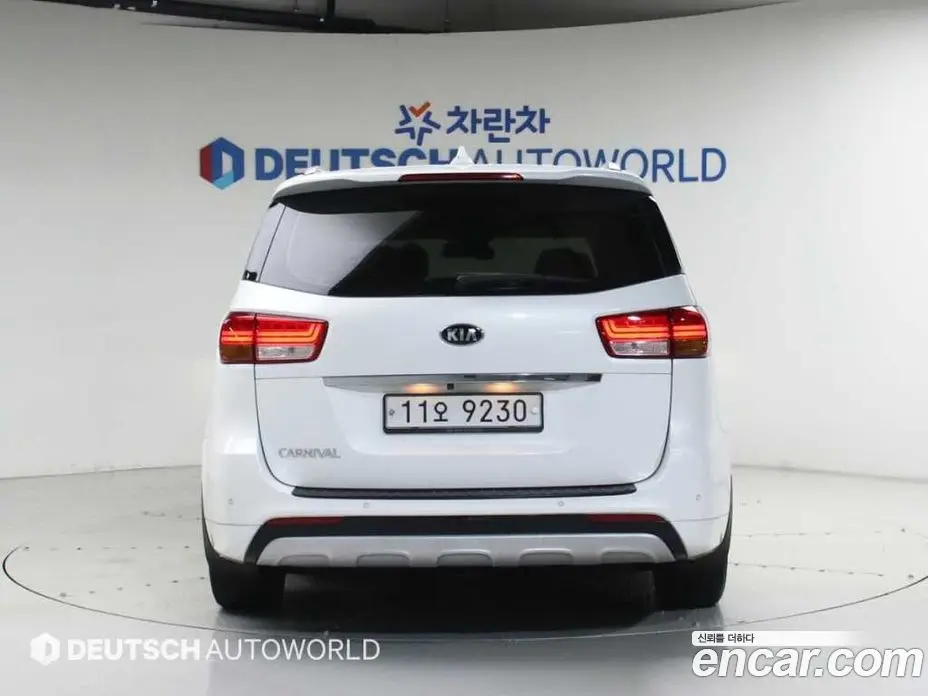 Kia Carnival 2015 2.2 автомат (гидро), фото 4