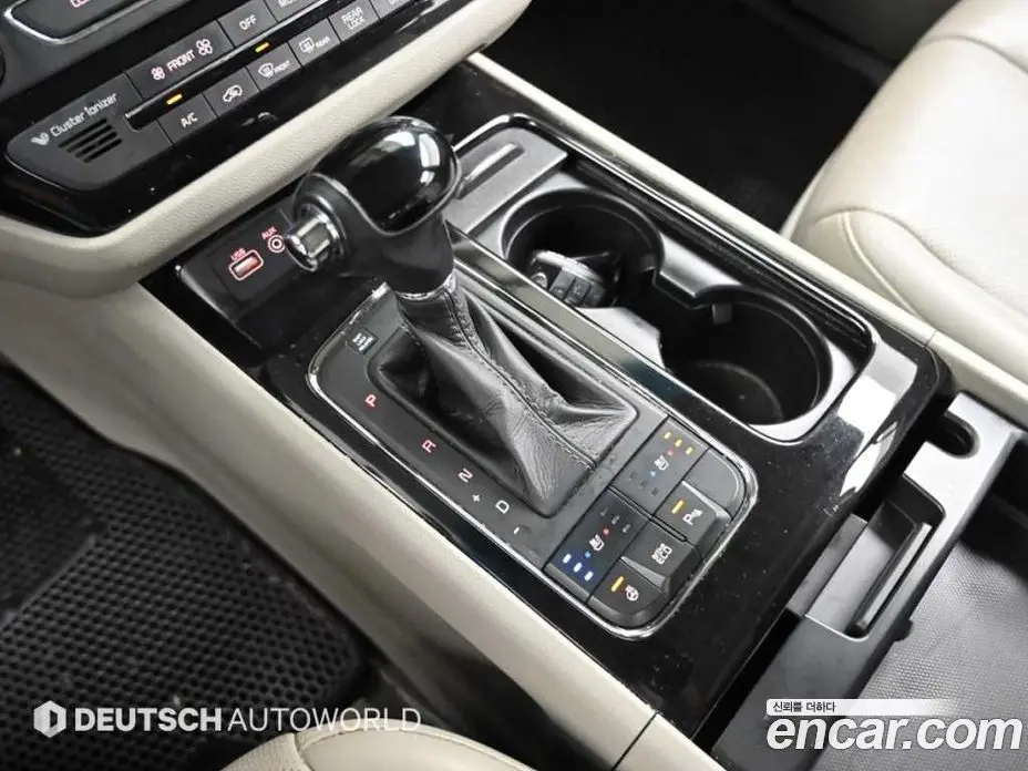 Kia Carnival 2015 2.2 автомат (гидро), фото 9