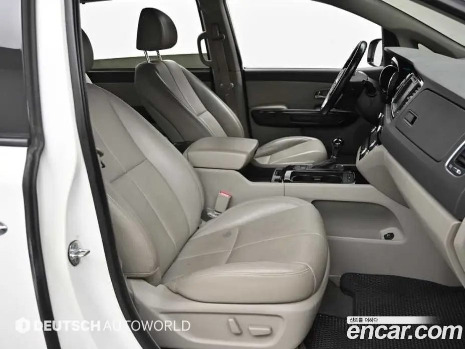 Kia Carnival 2015 2.2 автомат (гидро), фото 10