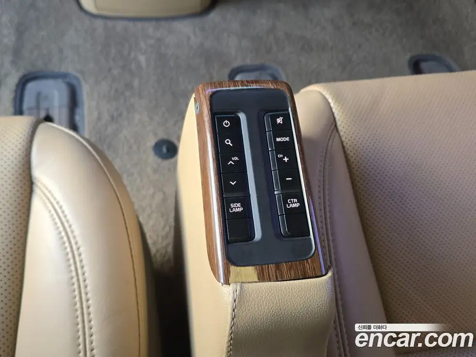 Kia Carnival 2016 3.3 автомат (гидро), фото 11 Kia Carnival 2016 3.3 автомат (гидро), фото 11
