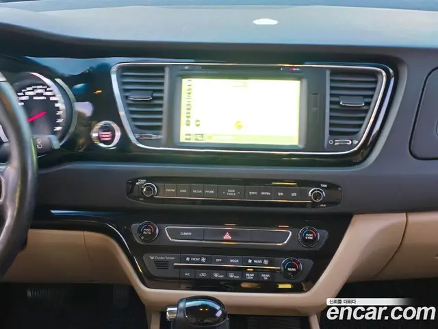 Kia Carnival 2016 3.3 автомат (гидро), миниатюра 12