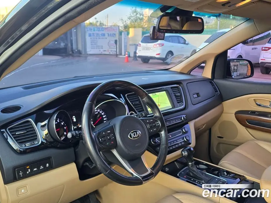 Kia Carnival 2016 3.3 автомат (гидро), фото 6 Kia Carnival 2016 3.3 автомат (гидро), фото 6