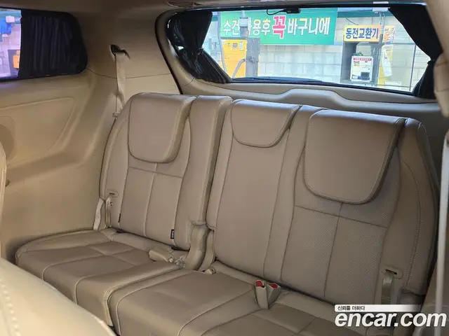Kia Carnival 2016 3.3 автомат (гидро), миниатюра 8 Kia Carnival 2016 3.3 автомат (гидро), миниатюра 8