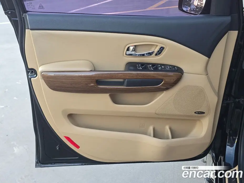 Kia Carnival 2016 3.3 автомат (гидро), фото 9 Kia Carnival 2016 3.3 автомат (гидро), фото 9