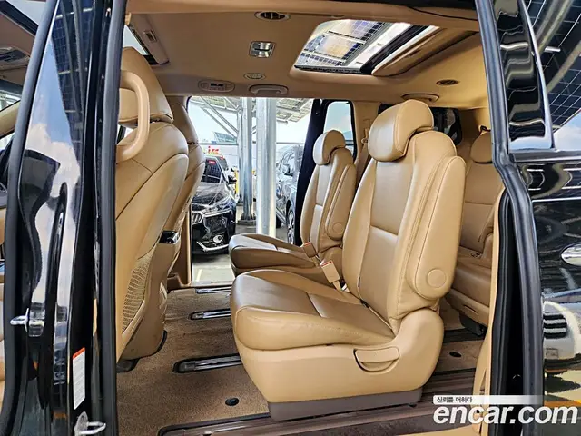 Kia Carnival 2016 2.2 автомат (гидро), миниатюра 12
