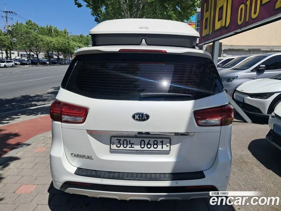 Kia Carnival 2016 2.2 автомат (гидро), фото 3