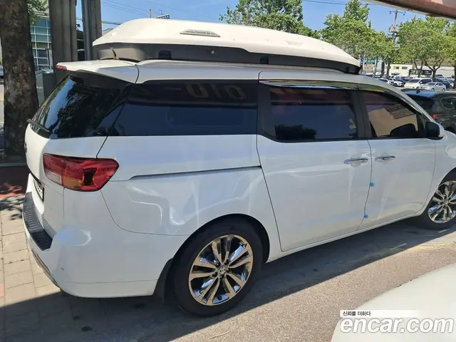 Kia Carnival 2016 2.2 автомат (гидро), миниатюра 4