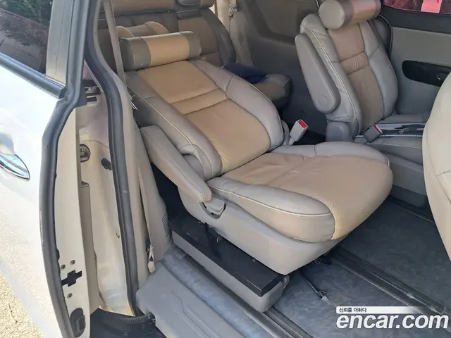Kia Carnival 2016 2.2 автомат (гидро), миниатюра 6