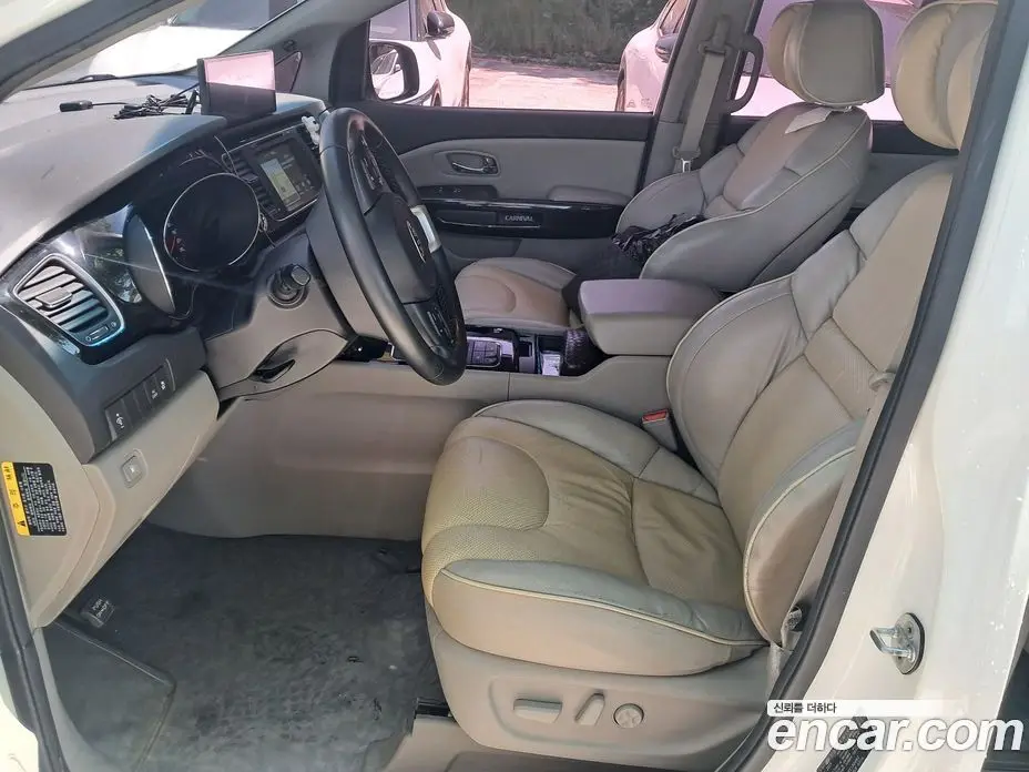 Kia Carnival 2016 2.2 автомат (гидро), фото 8