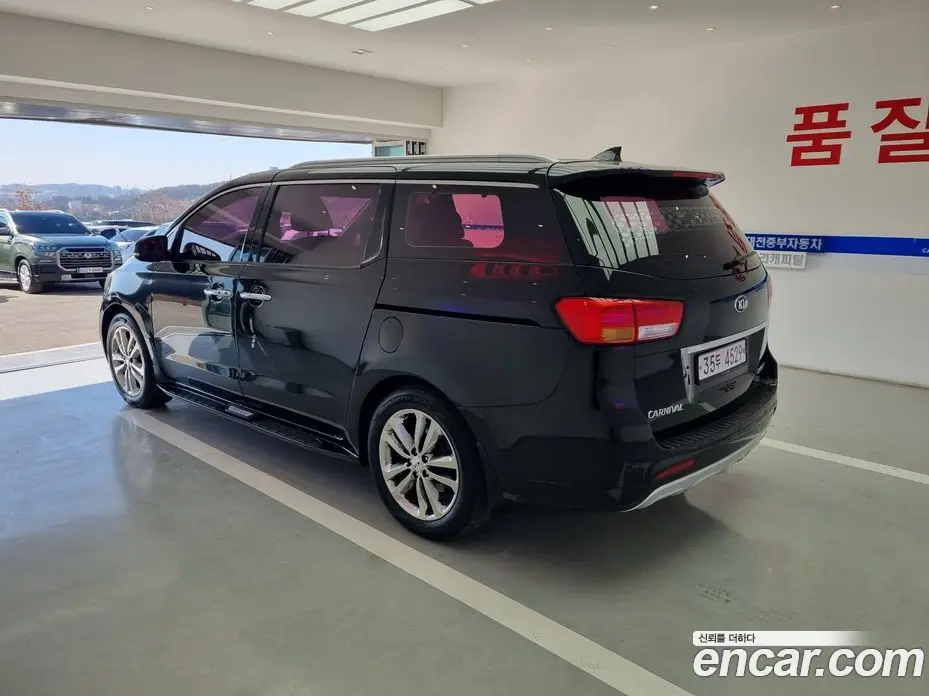 Kia Carnival 2017 2.2 автомат (гидро), фото 17