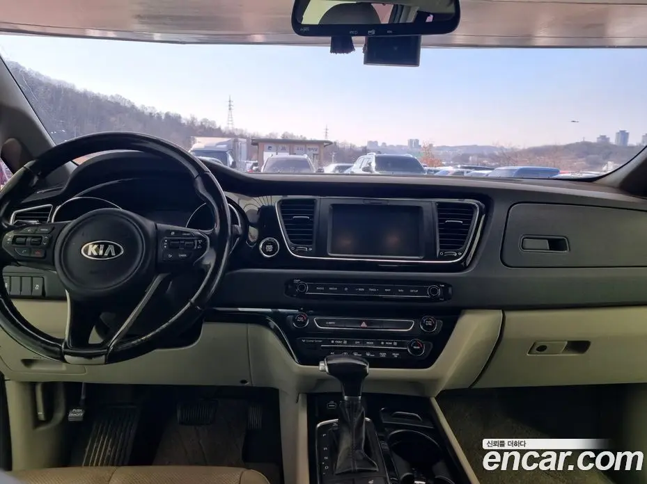 Kia Carnival 2017 2.2 автомат (гидро), фото 7