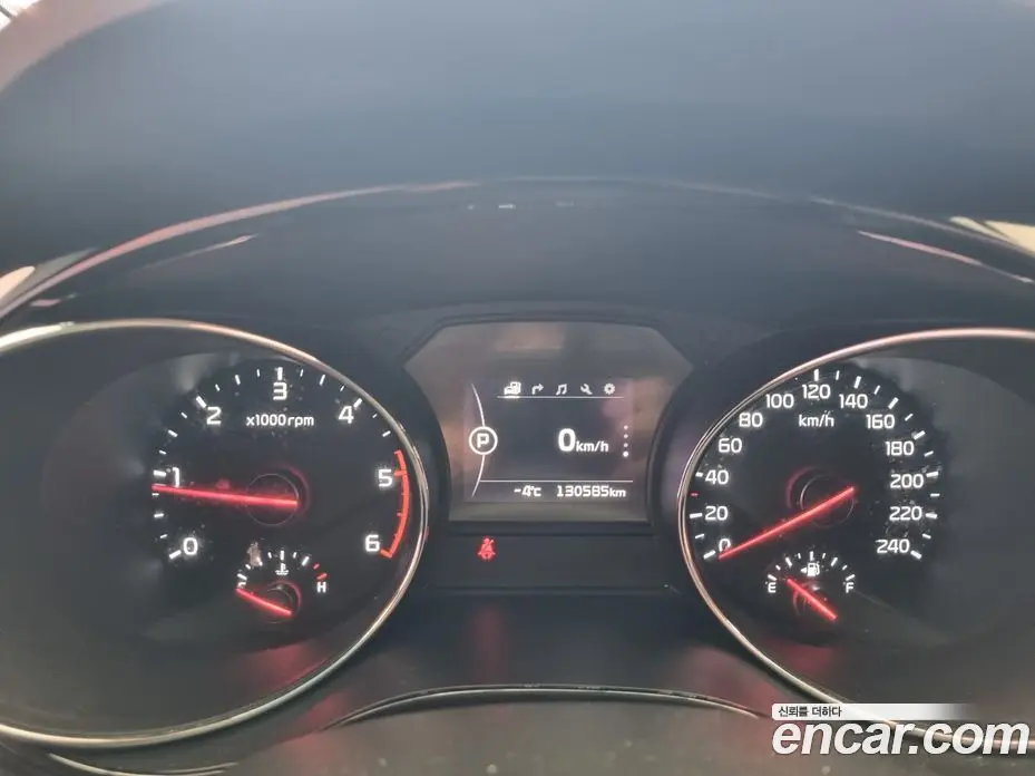Kia Carnival 2017 2.2 автомат (гидро), фото 8