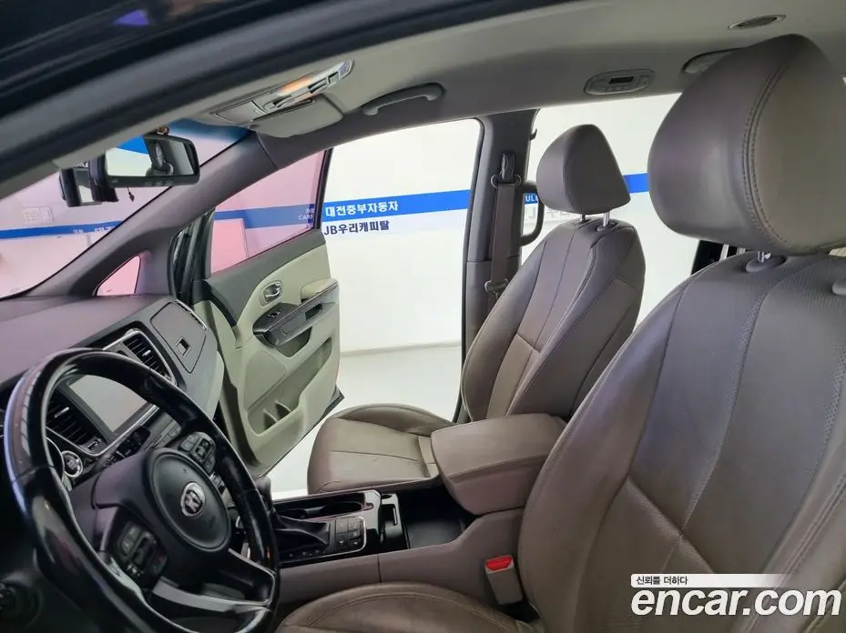 Kia Carnival 2017 2.2 автомат (гидро), фото 10