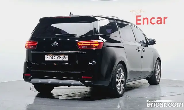 Kia Carnival 2018 2.2 автомат (гидро), миниатюра 2