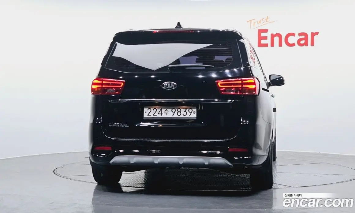 Kia Carnival 2018 2.2 автомат (гидро), фото 4