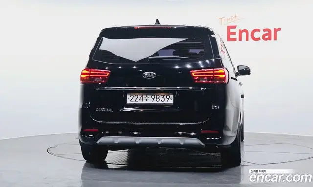 Kia Carnival 2018 2.2 автомат (гидро), миниатюра 4