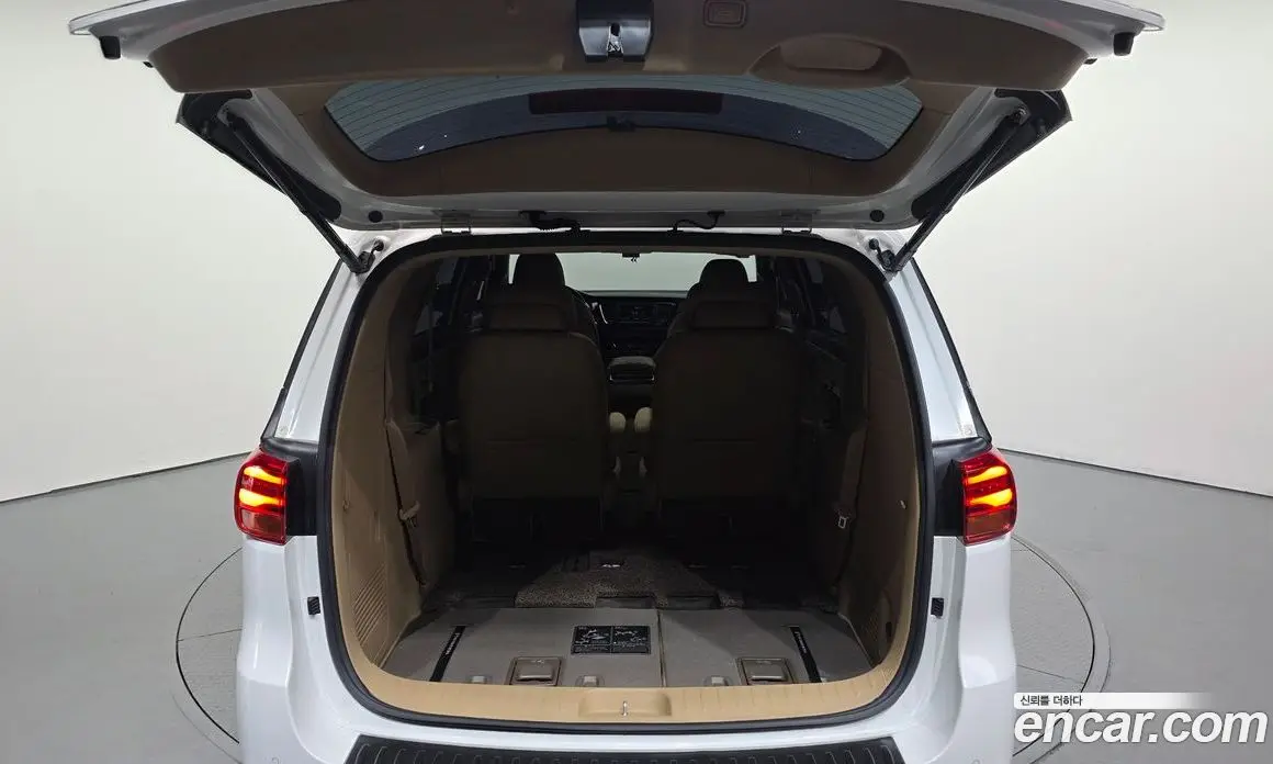 Kia Carnival 2018 3.3 автомат (гидро), фото 20