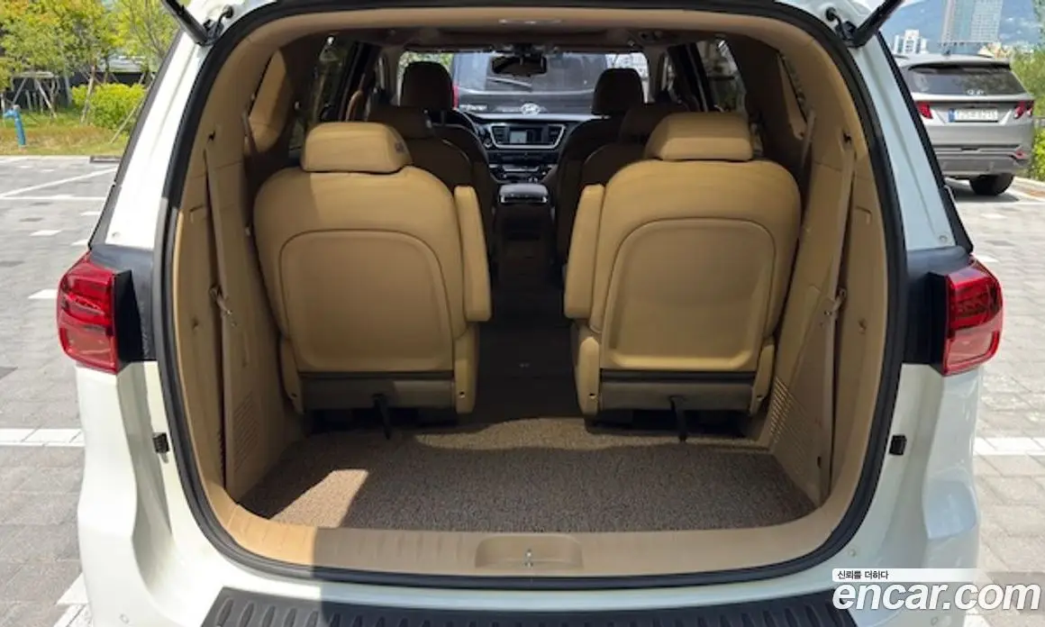 Kia Carnival 2018 2.2 автомат (гидро), фото 12 Kia Carnival 2018 2.2 автомат (гидро), фото 12