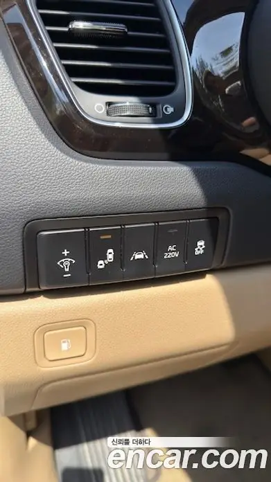 Kia Carnival 2018 2.2 автомат (гидро), фото 14 Kia Carnival 2018 2.2 автомат (гидро), фото 14
