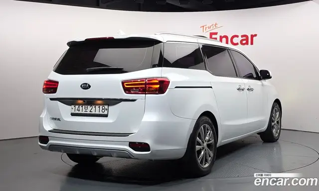 Kia Carnival 2019 2.2 автомат (гидро), миниатюра 2