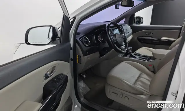 Kia Carnival 2019 2.2 автомат (гидро), миниатюра 12
