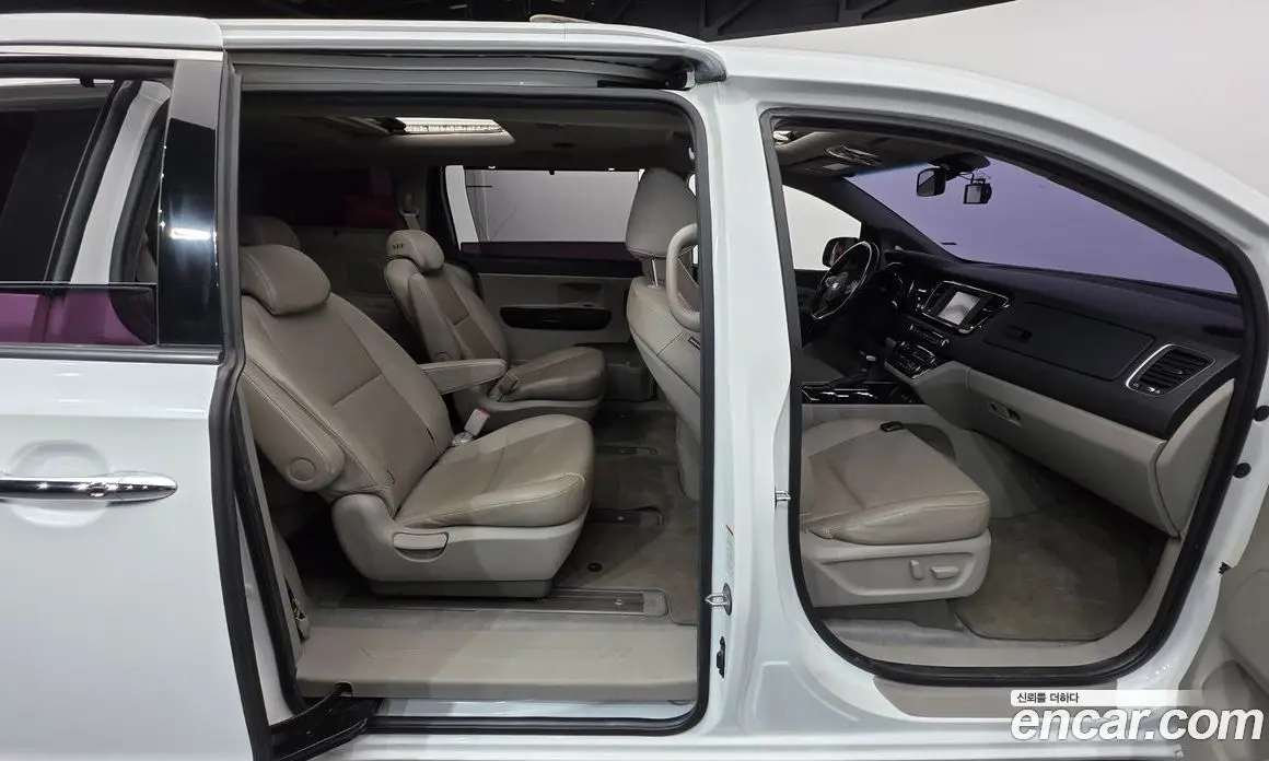 Kia Carnival 2019 2.2 автомат (гидро), фото 20