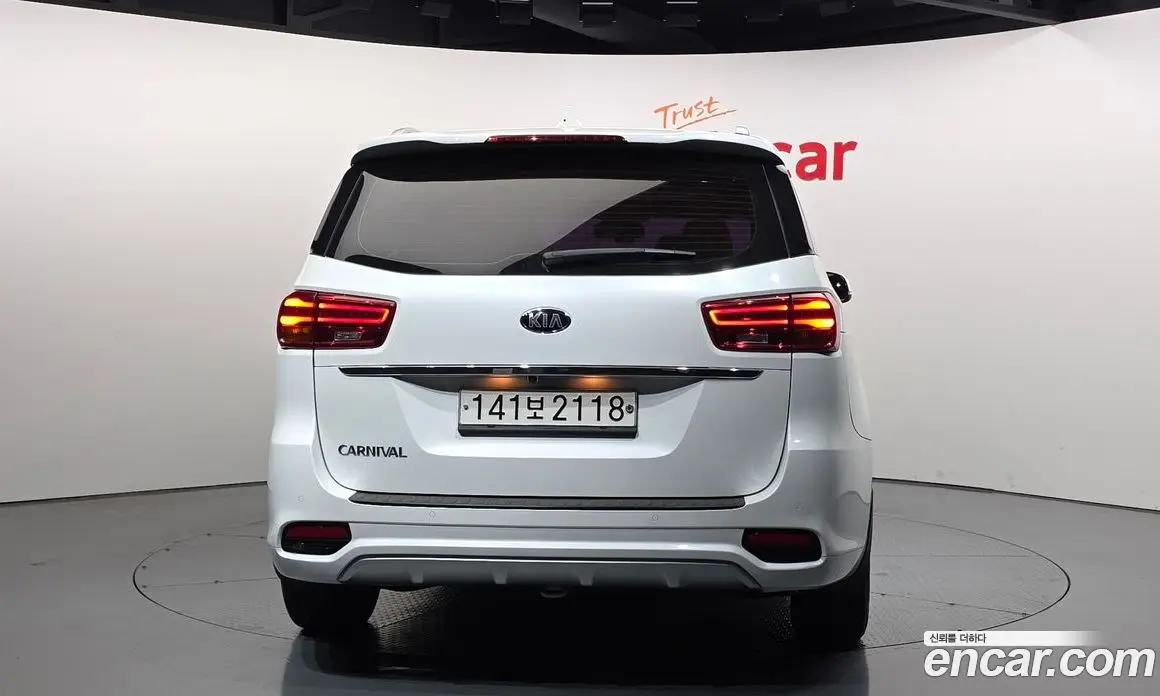 Kia Carnival 2019 2.2 автомат (гидро), фото 4