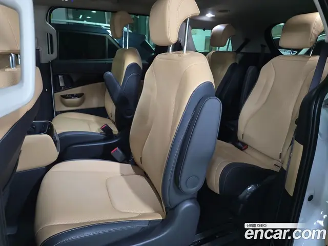 Kia Carnival 2022 2.2 автомат (гидро), миниатюра 6