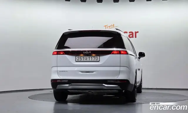 Kia Carnival 2023 2.2 автомат (гидро), миниатюра 4