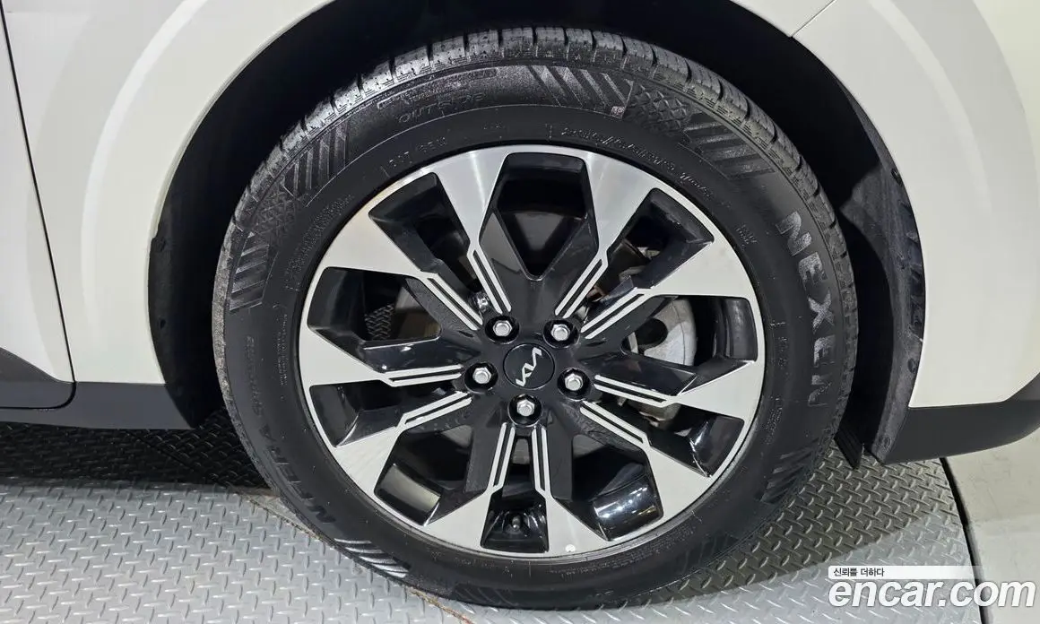 Kia Carnival 2023 2.2 автомат (гидро), фото 5