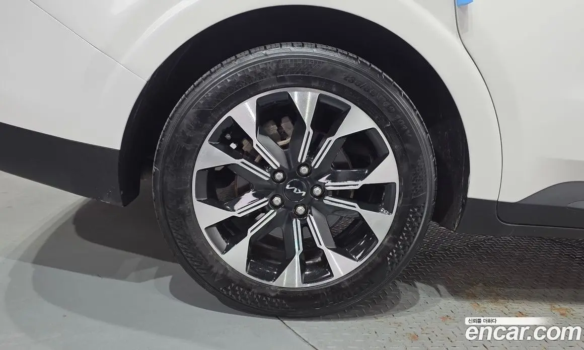 Kia Carnival 2023 3.5 автомат (гидро), фото 5 Kia Carnival 2023 3.5 автомат (гидро), фото 5