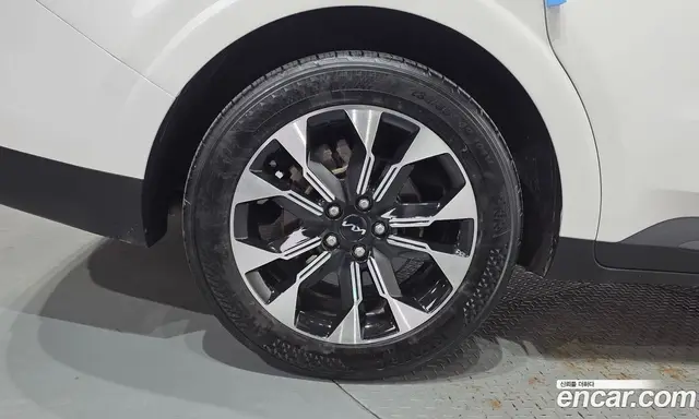 Kia Carnival 2023 3.5 автомат (гидро), миниатюра 5 Kia Carnival 2023 3.5 автомат (гидро), миниатюра 5
